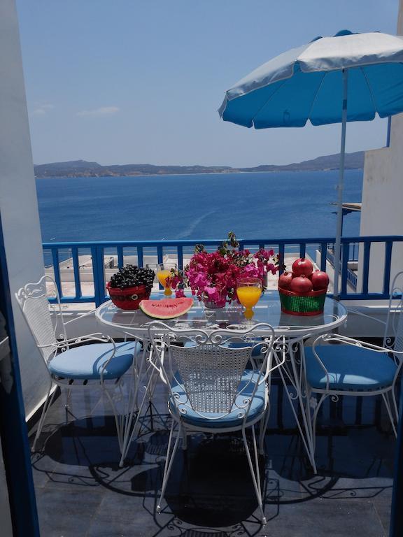 Bouganville Αpartments Adámas Rom bilde